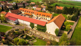 Hotel Lony
